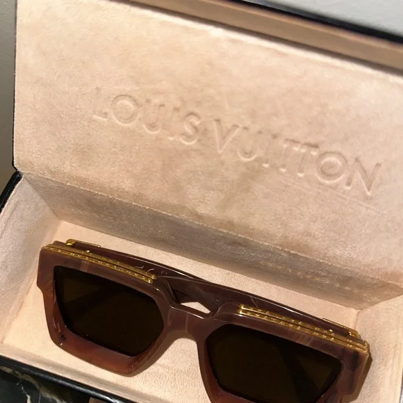 Louis Vuitton Brown Sunglasses with Case